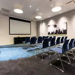 Quality Pond Hotel 3*