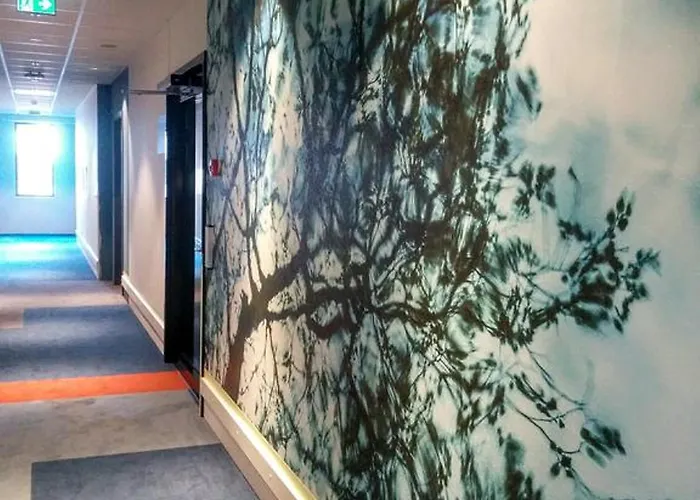 Quality Pond Hotel